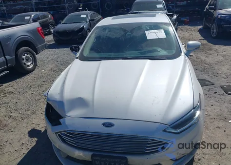 2017 Ford Fusion Titanium z USA, uszkodzony, nr VIN 3FA6P0K95HR332633